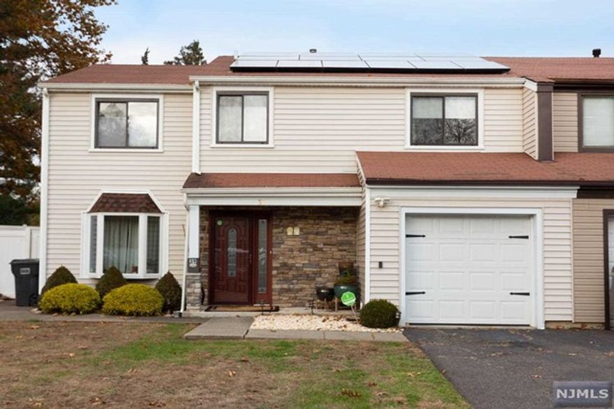 elcome to this beautifully updated Duplex Townhome style home, close to highly rated schools, transportation and houses or worship.The entry foyer with the updated powder room leads to an oversized Living Room with Large Bay Window and bamboo floors. The Dining Room opens to a large eat in Kitchen with granite counter tops and breakfast bar, sliding glass doors to lovely patio and 63x87 fenced in backyard. Upper Level: Master Bedroom Suite with updated full bath, two additional large bedrooms, second full updated bath and laundry room. One car attached with indoor access.