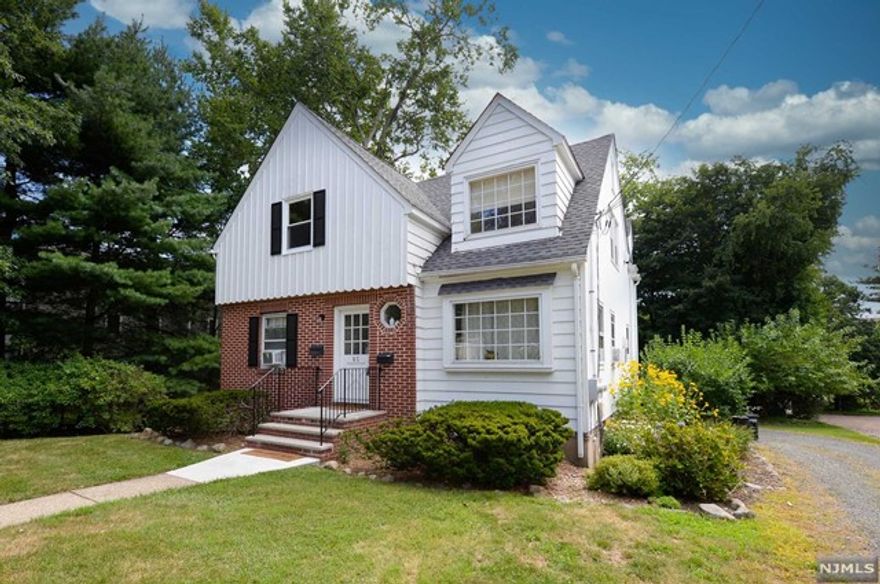 2nd FLOOR, BRIGHT SPACIOUS 2-BR HOME. LARGE EAT-IN KITCHEN WITH LOTS OF CABINETS AND A PANTRY. PLENTY OF STORAGE, LARGE CLOSETS AND EVEN A BALCAONY OVERLOOKING THE BACKYARD. DOWN THE STREET FROM DOWNTOWN ALLENDALE WITH RESTURANTS AND SHOPPING, NEAR SCHOOL TRAIN & TOWN LAKE. WOOD FLOORING IN ALL ROOMS EXCEPT KITCHEN AND BATH. 1-CAR ATTACHED GARAGE. WASHER AND DRYER PROVIDED IN BASEMENT. TENANTS SHARE USE OF YARD, LAWN MAINTENANCE, AND SNOW REMOVAL. WATER BILL SPLIT 50/50 WITH OTHER TENANT. TENANT SHALL BE RESPONSIBLE FOR UP TO $100.00 OF EACH MINOR REPAIR.PETS WILL BE CONSIDERED.