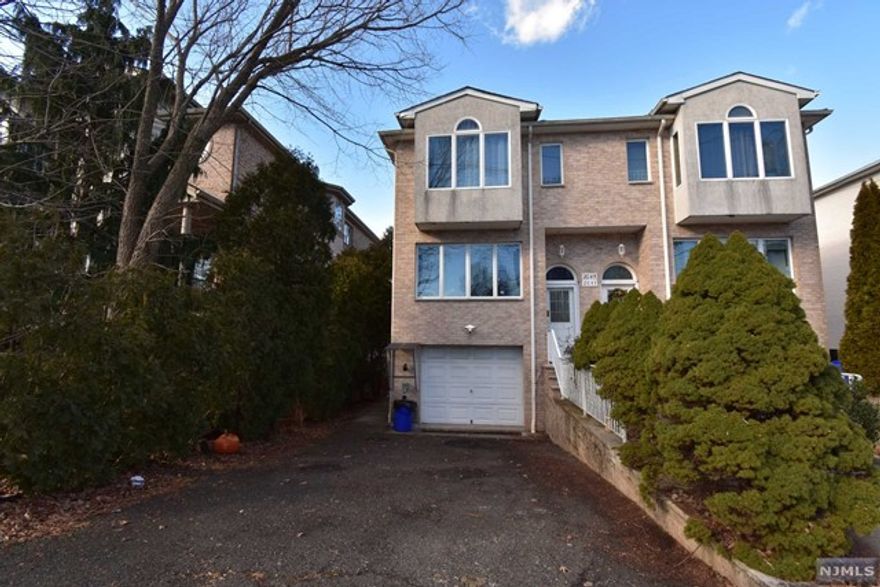 Welcome to your new home! This bright, Fully Renovated and east-south-facing house. Master Bedroom with Master Bathroom: Enjoy the comfort and privacy of your own master suite. Full Bath and Entertaining Room on the Ground Floor Excellent Location: a nearby park for leisure, and convenient bus stations. Located in the heart of Fort Lee, you're at the center of it all.