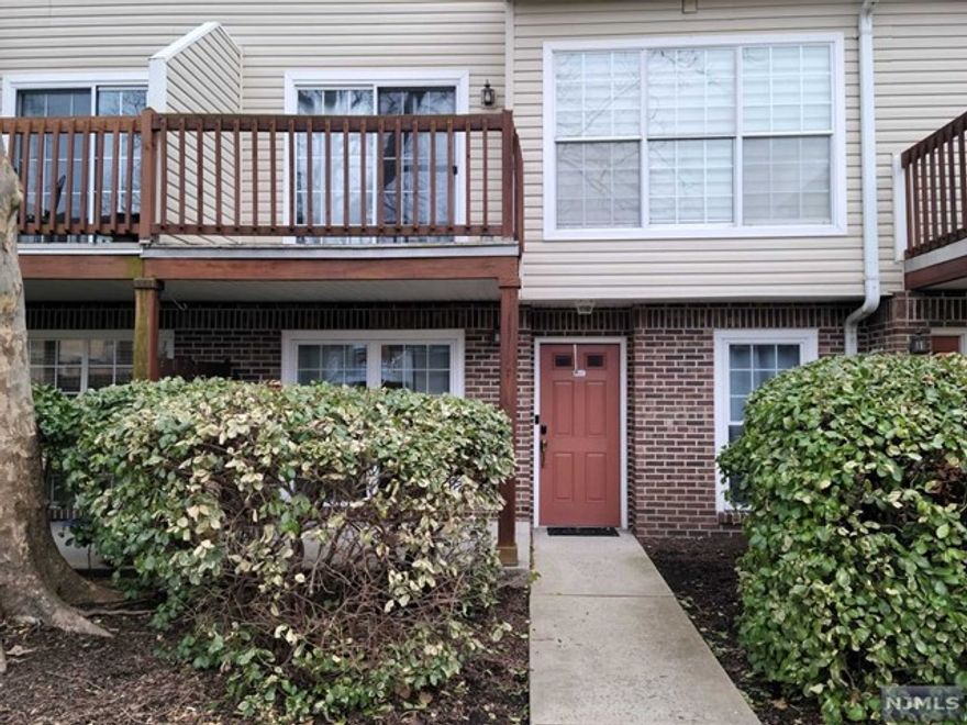 2 Bedroom 1 Bath in a 24hr safe gated Westgate Townhouse. Beautiful, bright, convenient and quiet location, W/D in unit, patio, private health club, sauna, pristine indoor poor w/ hot tub, gym. Includes two parking spaces, cable, and internet . $450 move-in fee, $500 refundable deposit.