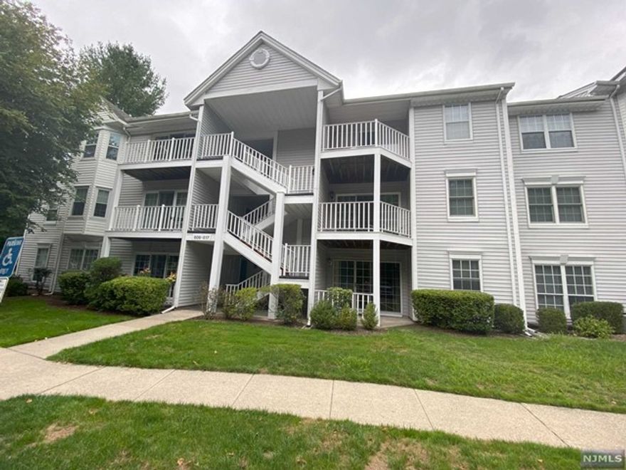 Society Hill 1st Floor Unit - This is a 2-bedroom 2 bath condo with Living Room, Dining Room, Kitchen, Primary Bedroom w/ Full Bath and Walk-in Closet, 2nd Bedroom, Full Bath and Laundry in unit. Living room/Dining Room/Kitchen and Bedrooms have new laminated flooring. Central A/C. There are no steps on the sidewalk to the door. Tenant pays for all the utilities (Gas, Electric, Water and Phone/Cable) and first $150 of repairs. One assigned off street parking. There are visitor spots available. Society Hill has Club House, Pool, Tennis Courts. Complete credit report, pay stubs and interview required. Good Credit is essential. Pets, 25 lbs or less may be considered with pet fee. No smoking. Close to schools, shopping and NYC transportation. Mahwah has great schools, 3 County Parks, a Ski Area and close to I-87 & I-287.