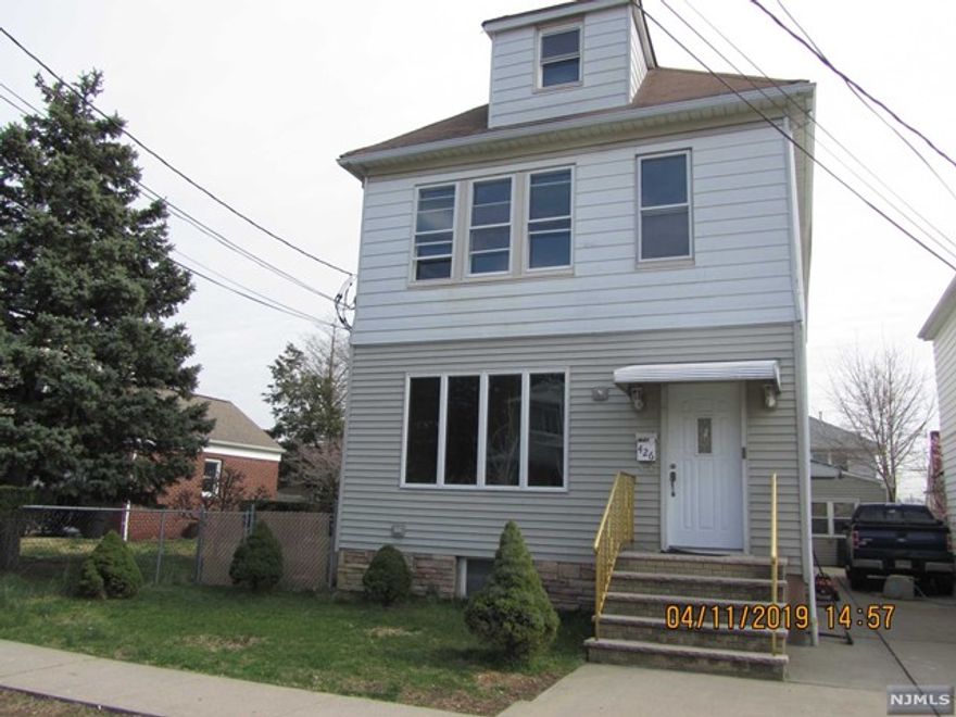 EXCELLENT CONDITION 1ST FLOOR APARTMENT WITH FINISHED BASEMENT, AVAILABLE IMMEDIATELY. UPDATED KITCHEN AND BATHROOMS, FIRST FLOOR BATH JACUZZI, LARGE MASTER BEDROOM WITH SLIDING DOOR TO GOOD SIZE DECK, HARD WOOD FLOORS THROUGHOUT. FINISHED SHADE ON THE BACK OF THE DRIVEWAY, CAN BE USED AS A PLAY ROOM, GYM, OR RECREATION AREA. EVERYTHING AVAILABLE: LAUNDRY IN THE BASEMENT,DRIVEWAY,SHADE,DECK,YARD. SMALL DOG CONSIDERED! NO BED, OR ANY SOFA-BED IN THE BASEMENT!