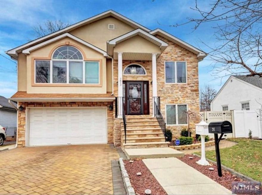 PET FRIENDLY CENTRAL AC 2 beds, 1 bath unit in two family home. Ample living space, laundry hookup in unit, stainless steel appliances, DW, Owen, access to garden. Commuters dream, close access to major highways RT46, Rt3, Rt17, I-80, I-295. Freshly painted. New Floors. Available immediately.