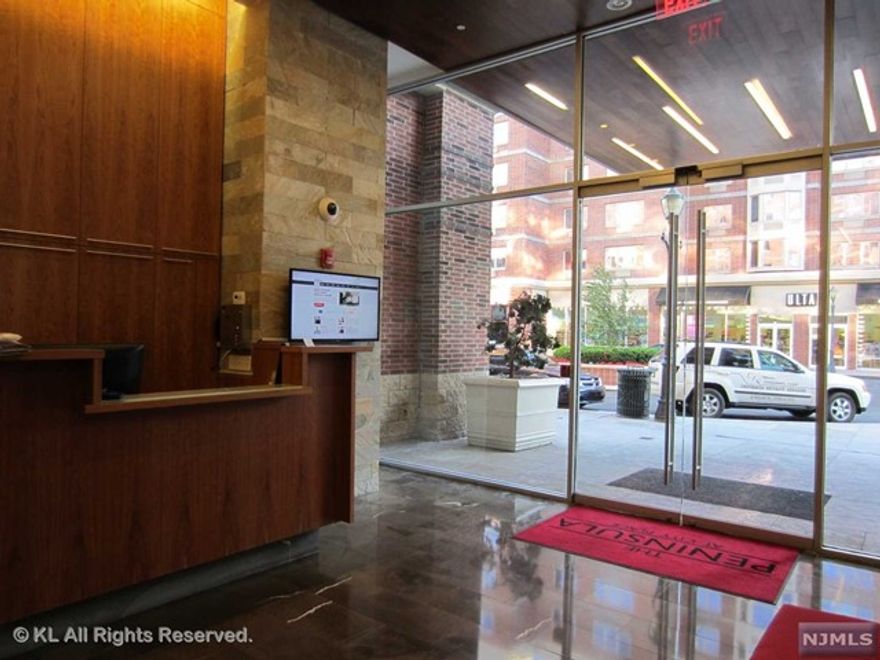 With approximate 915+ SqFt this Southern side 1Bedroom 1Bath Condo is freshly painted, new bright LED lights... open kitchen with stainless steel appliances, beautiful wood floors... Master Bedroom has a large walk-in closet, washer/dryer in unit; The Peninsula Condo offers 24-hour concierge and no extra charge garage parkingS (included in your HOA). Easy commute to NYC with NJtransit #156, #158 & #159 buses... Great location by Hudson River Waterfront Walkway, atop the shops, cafe, restaurants, life is good at City Place!