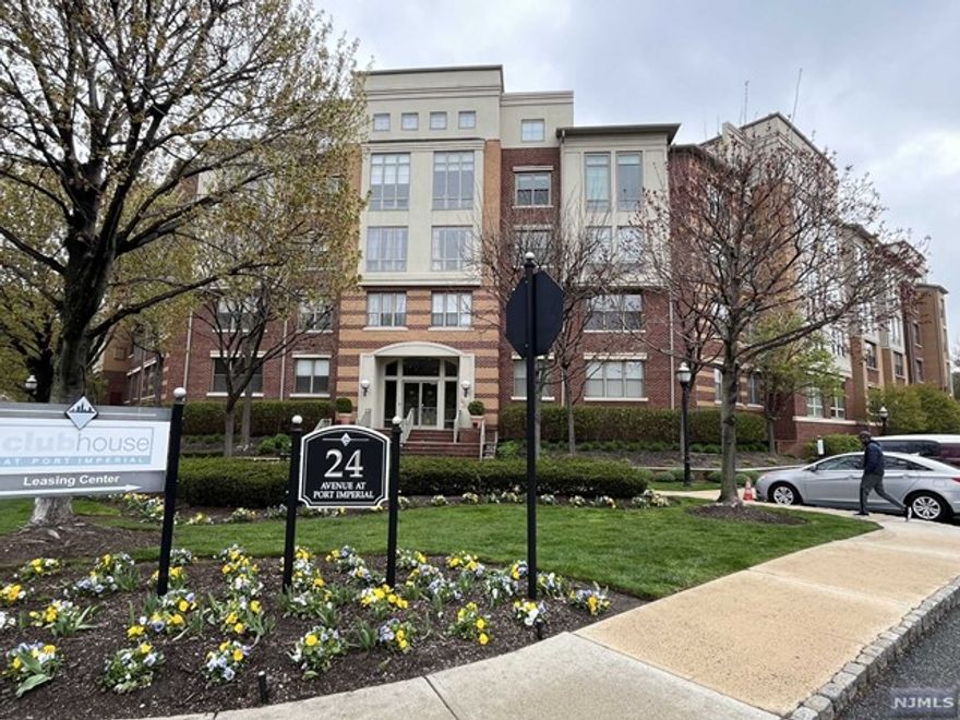 Wow! Direct view. Enjoy the breathtaking NYC skyline and Hudson River from this chic, spacious, beautifully maintained condo in Hudson Club located in the heart of water front community. This incredible unit features a functional open kitchen with SS appliances, granite counter top and plenty of storage spaces, hardwood floor throughout, a large walk in closet, balcony overlooking the river and washer/dryer in unit. Gas,heat, water, cable/internet, one indoor parking and all amenities are included in rent. Hudson club boasts amazing amenities like a gym, indoor basketball, theater, business lounge, outdoor pool with Jacuzzi and more. ACME, Starbucks, restaurants and stores are in the complex. Steps away from the Ferry, NYC bus and Light rail. Owner has NJ real estate license.