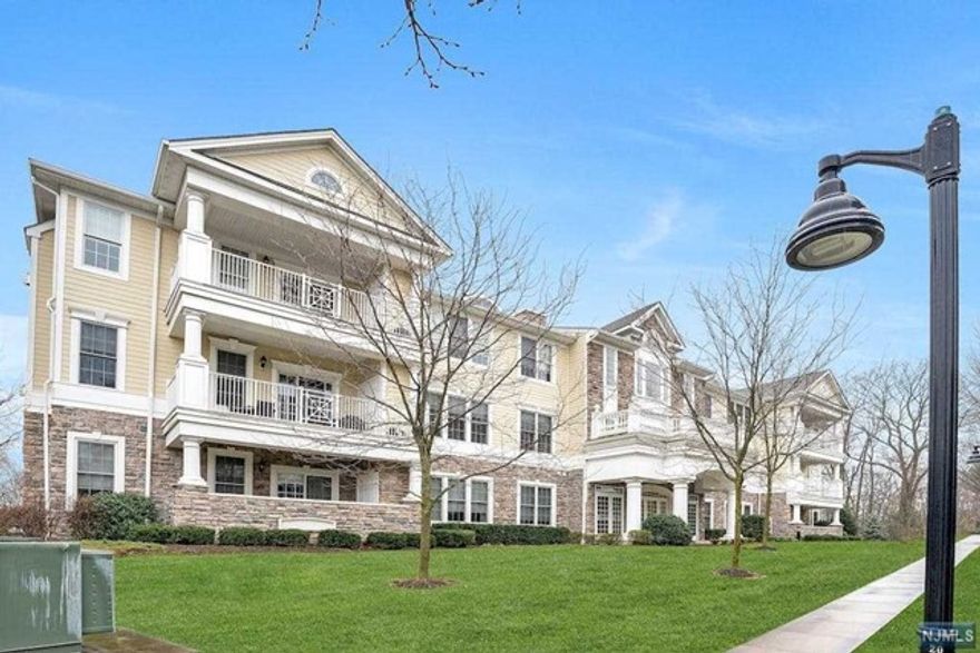 ENJOY A REMARKABLE LIFESTYLE OF ONE FLOOR LIVING AT THE SOUGHT AFTER FOUR SEASONS OF RIDGEMONT 55 PLUS COMMUNITY. THIS 2 BEDROOM, 2BATH UNIT OFFERS 1996 SQFT OF LIVING SPACE AND WILL IMPRESS YOU WITH HIGH END UPGRADES THROUGHOUT. ENTRY FOYER INVITES YOU INTO A LIGHT AND BRIGHT SPACIOUS FORMAL LIVING RM AND DINING RM W/TRAY CEILINGS, AND GOURMET KITCHEN WITH CUSTOM CABINETRY, GRANITE COUNTERTOPS, SS APPLIANCES, CENTER ISLAND. OPEN CONCEPT FROM THE KITCHEN TO THE FAMILY ROOM WITH GAS FIREPLACE OFFERS A FABULOUS ENTERTAINMENT FLOW W/BREAKFAST AREA AND SLIDERS TO A PRIVATE COVERED BALCONY. THE PRIMARY BEDROOM SUITE HAS TWO WALK-IN CLOSETS, FULL BATH, 2ND BRM, BATH & LAUNDRY ROOM COMPLETES THE LIVING SPACE. GARAGE PARKING W/2 PARKING SPOTS(ONE DEEDED)& 2 STORAGE UNITS. RESORT LIKE AMENITIES INCLUDE AN OUTDOOR POOL, JACUZZI, CLUBHOUSE, EXERCISE ROOM, BOCCE COURT & PUTTING GREEN! CLOSE TO MAJOR HIGHWAYS, FINE RESTAURANTS AND SHOPPING. DON'T MISS OUT ON THE LIFESTYLE YOU BEEN WAITING FOR!