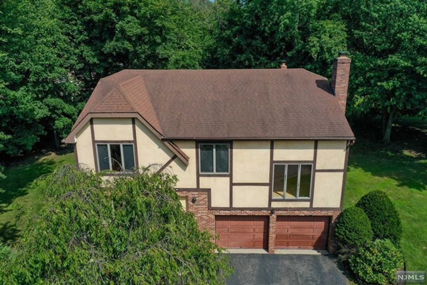 SPACIOUS (APPROX. 2500+ SF) & LOVELY EAST HILL COLONIAL WITH A CONTEMPORARY FLAIR ON QUIET CUL-DE-SAC. RENOVATED LARGE EAT-IN KITCHEN WITH WOOD CABINETS, S/S APPLIANCES, QUARTZ COUNTERTOPS--LEADING TO NEWER DECK & PRIVATE BACK YARD. FORMAL LR/DR; SPECTACULAR GREAT ROOM WITH HIGH CEILINGS, FIREPLACE & SURROUND SOUND, A FEW STEPS UP. BIG MASTER BEDROOM WITH ENSUITE BATH, NEW VANITY & TOILET, PLUS ADDITIONAL 3 BEDROOMS AND UPDATED BATH UPSTAIRS. WONDERFUL SPACE IN FINISHED BASEMENT WITH FULL BATH, LAUNDRY, CEDAR CLOSET, PLENTY OF STORAGE AND NEW CARPETING THROUGHOUT. HARDWOOD FLOORS THROUGHOUT (EXCEPT BASEMENT). CAC; FULLY ALARMED. NEW GARAGE DOORS. 2 BLOCKS FROM MERRITT ELEMENTARY SCHOOL. CLOSE TO CENTER OF TOWN, SHOPPING AND NYC TRANSPORTATION. RENT INCLUDES LANDSCAPING & ALARM. TENANT RESPONSIBLE FOR SNOW REMOVAL, ALL UTILITIES, FIRST $150 OF EACH REPAIR AND MAINTAINING LANDLINE OR WIRELESS TO ENABLE WIRED SMOKE DETECTORS. BLUE RIBBON SCHOOLS. NO PETS PLEASE.