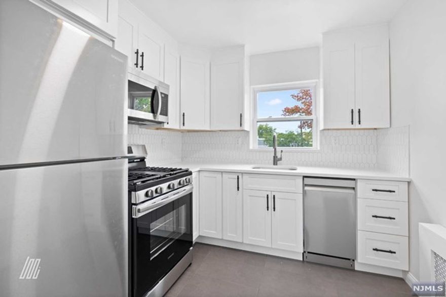 Situated in an unbelievably convenient location, this 1BR/1BA property ensures quick access to the GWB, downtown, and highways. Originally built in 1958, the red brick exterior provides a traditional appearance, while the remodeled interior delights with modern finishes. Thoughtfully planned for comfort & style, the residence features fresh neutral paint, gorgeous NEW laminate floors, NEW windows, NEW lighting, and a living room. Completely NEW and ready-to-enjoy, the dazzling upgraded kitchen dazzles with NEW SS appliances, quartz counters, gas stove, white shaker cabinets, and adjoining breakfast nook. Light-and-bright for easy relaxation, the bedroom has plenty of room for furnishings, while the upgraded bathroom has a shower/tub combo and a storage vanity. Other considerations: 1 dedicated parking space, water & heat included, closets, and more! No smoking or pets. Renter's insurance w/ $300k liabilities req'd. Income & credit check.