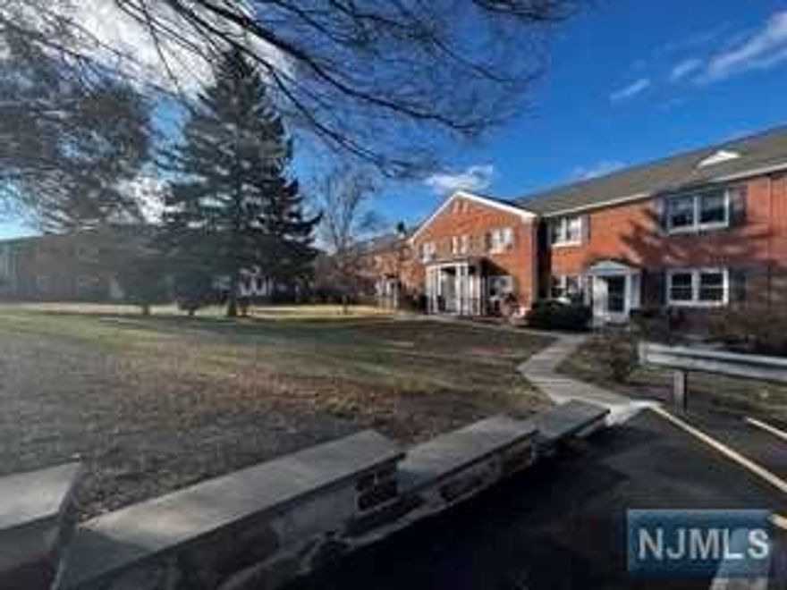 2 Bedroom and 1 full bath, hardwood floors, close to transportation, schools, shopping, houses of worship. Beautiful spacious courtyard. Outside parking space $75 and fee for indoor garage Come see for yourself !