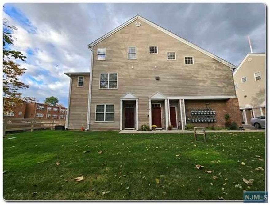 Lovely 2 bedroom, 2.5 bath townhome style condo with a 1 car garage. Property is being sold as is with tenant occupant Tenant's lease expires March, 2024.