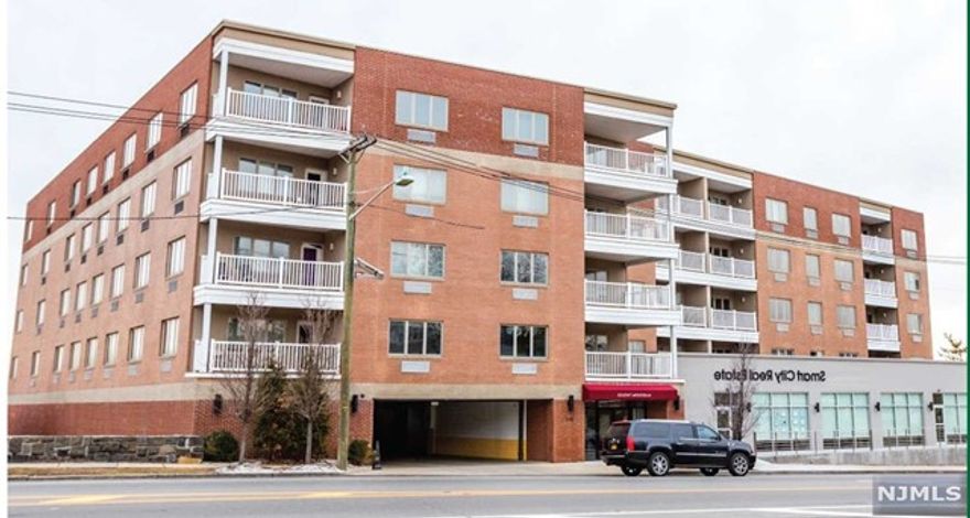 Don't miss this amazing rental apartment on the desirable Bergen Blvd in Palisades Park next to Fort Lee. The most modern, well-equipped beautiful 1 bedroom/1 bathroom PLUS balcony and a large living/dinning room with many closets, washer/dryer and Security system. There are very nice west view with GYM, Party area on the ground floor. Very convenient location to shopping malls and great transportation to NYC and commuters through RT4,RT46,RT95,RT80,RT1&9,GWB etc. Just move in and enjoy your life.