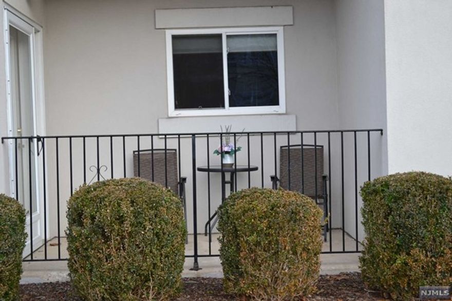 Welcome home to Brittany Chase! One floor living with amazing large space! Newest Building. Gorgeous 1 bdrm, 1 bath condo with approx. 780 sq. first floor! Unit was completely rebuilt in 2012. Stainless steel appliances, Granite Counter Top, Ceramic Tile and Hardwood Floors. Comes with a storage unit in basement and one assigned parking space. Additional parking available. Amenities include a clubhouse, outdoor pool and tennis courts. Near stores, shopping, restaurants, public transportation.