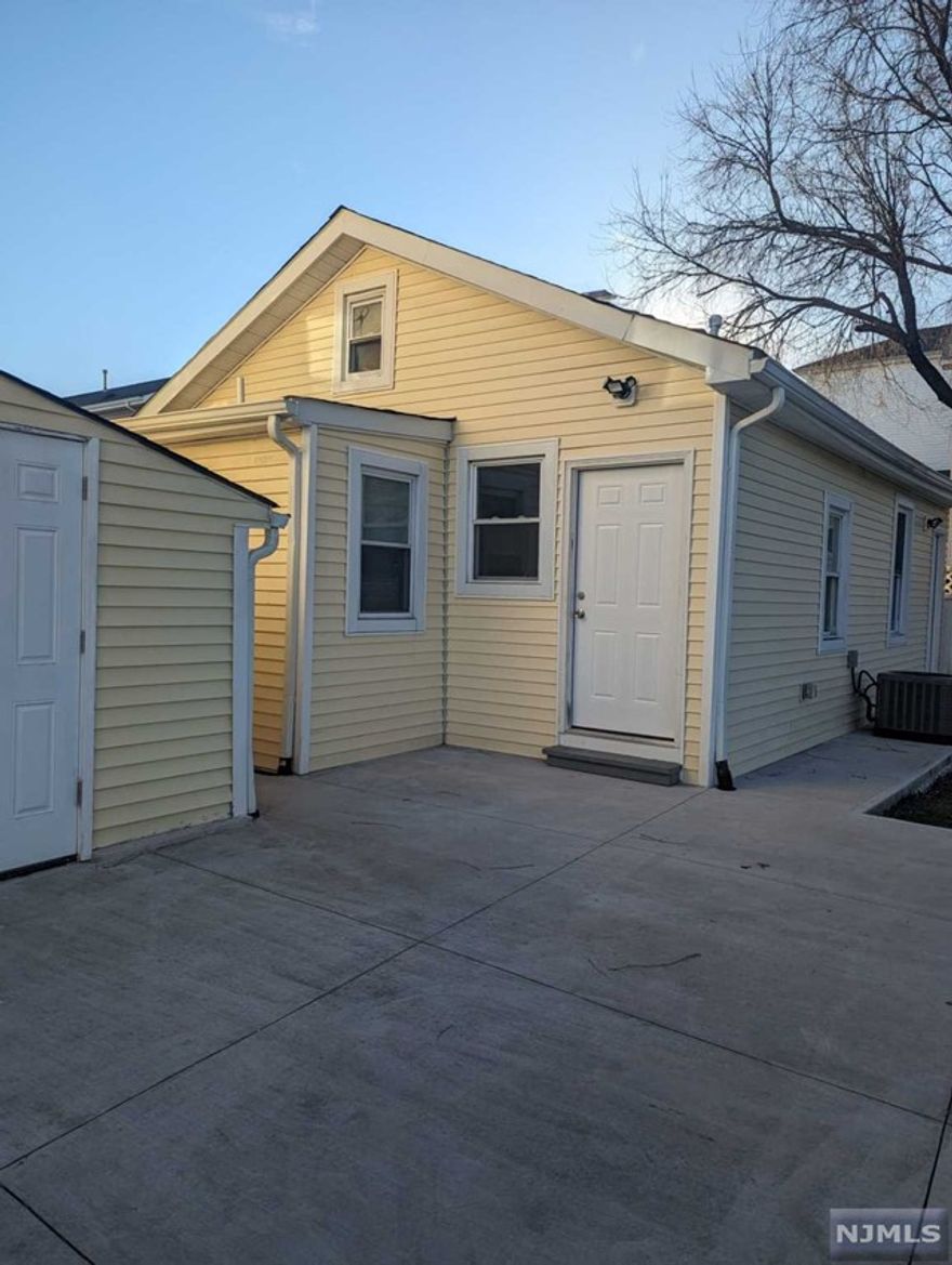 Fully renovated 2 bedroom apartment featuring brand new stainless appliances, new hardwood floors and big backyard. Easy access to Hudson Park close to bus and PATH station