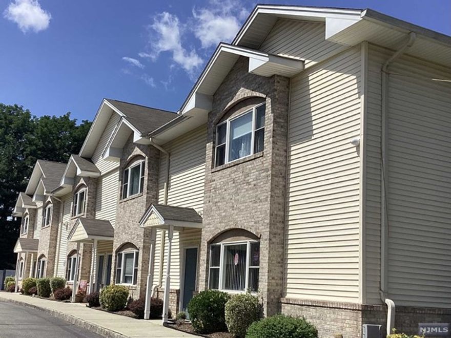 Desirable SAWMILL COMMONS, age restricted community for 55+,ONE OWNER MUST BE 55,NO CHILDREN UNDER 19YRS, Bright and spacious unit.2 bedrooms, Living room, Kitchen with breakfast nook, washer dryer, Dining area, 1 full bath w access from Primary bedroom and living room, BALCONY OFF BEDROOM, Central air, forced hot air, no pets over 25lbs(ONLY 1 PET ALLOWED) HOA will require entire hardwood floor area to be carpeted (approx 47yds)