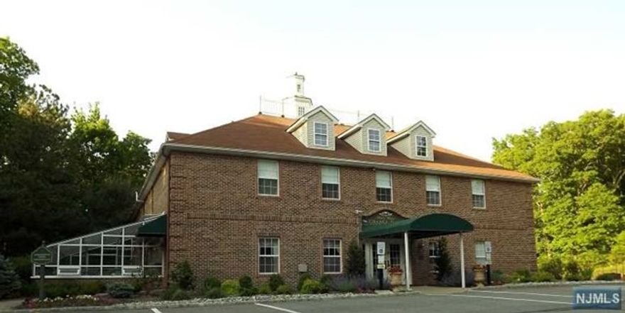 Bald Eagle Commons 55 + community Plenty of Activities including Pool plenty of storage. 2 Bedroom 2 Bath extended Alexandria