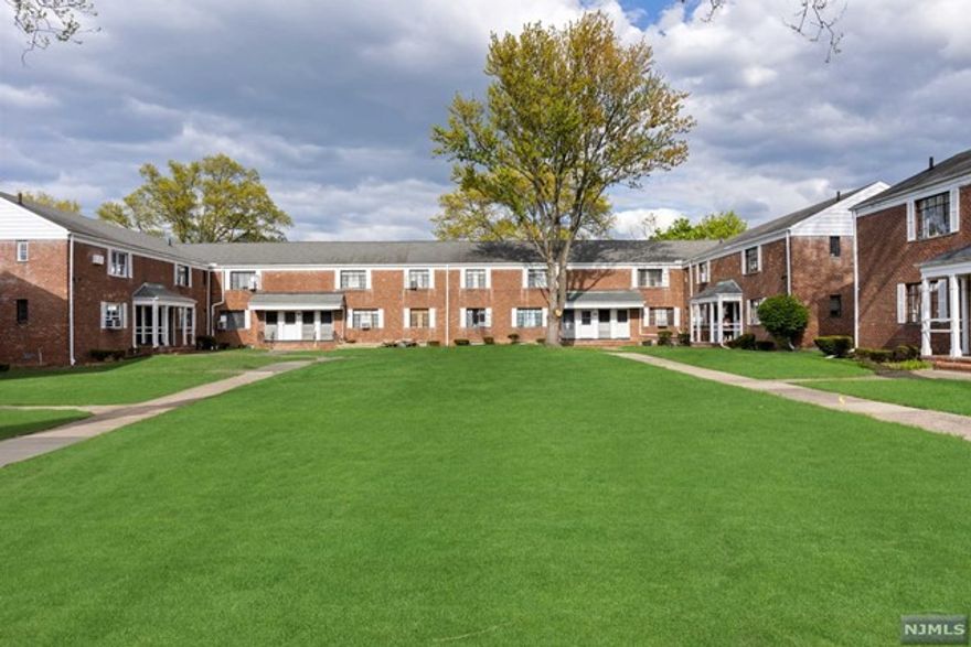 BEAUTIFULLY, RENOVATED 1ST FLOOR UNIT OFFERS MODERN EAT IN WHITE KITCHEN, SS APPLIANCES, QUARTZ CTRS, LIVING RM, UPDATED BATH, WASHER/DRYER COMBO IN UNIT, HARDWOOD FLOORS AND ASSIGNED PARKING SPACE. HEAT AND HOT WATER INCLUDED. PETS UNDER 30 LBS (ADD'L FEE). APPLICATION, CREDIT CHECK AND RENTER'S INSURANCE REQUIRED.