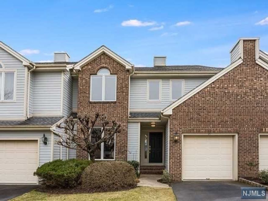 Desirable Metropolitan Model Townhome, offers 3 BR/2.1BA . All three bedrooms on the second floor with full finished basement with walkout. Great location on cul-de-sac street w/fabulous views. Light, bright & open floor plan. Hardwood floor on the main level, A gracious foyer w/high ceiling introduces first floor rooms that include a LR w/soaring ceiling, gas fireplace & skylights, DR, eat-in kitchen. MBR w/vaulted ceiling, walk-in closet & en suite bath, 2 bedrooms w/vaulted ceilings and laundry. Longview at Montville offers country club lifestyle w/first-class facilities & amenities such as pool, tennis courts, clubhouse & exercise room. Close to schools and shopping.