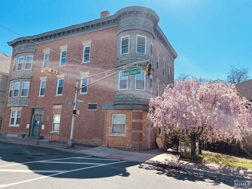 Welcome to this 1st floor unit (1R) that consists of a nice sized bedroom, Living room, Kitchen, and a full bathroom. Within walking distance of public transportation, a block away from the main streets of Harrison where you can find a variety of restaurants, small business's, banks and entertainment. Easy access to Route 280, 21 and the NJ Turnpike. Public parking across the street.