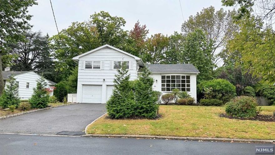 Great opportunity to rent a house in a prestigious town, Englewood Cliffs. This is a split level house, located in a quiet and desirable section of the town. Just repainted whole house and installed new carpets. See it today before too late!!!. Thank you.
