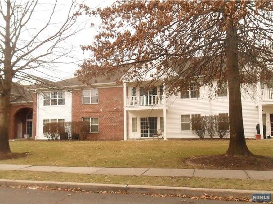 Ideal location located in the heart of Waldwick on quiet street. Open floor plan,Central AC, Laundry in Unit, close proximity to Waldwick train station and Route 17/287/GSP Tenant pays all utilities No smoking/No pets