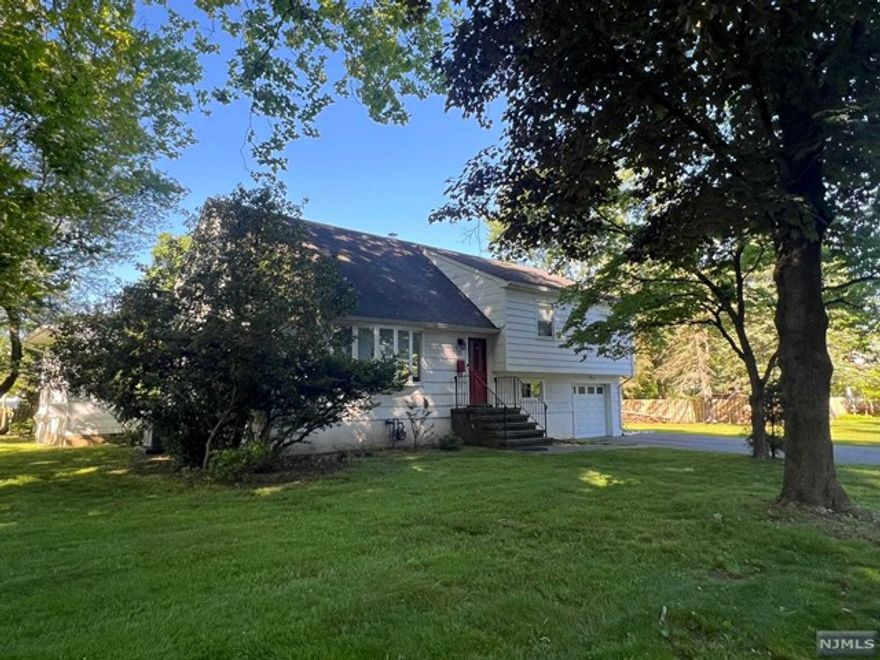 Welcome home! LOCATION, LOCATION, LOCATION! Split-level charmer, sun-filled rooms with gorgeous hardwood floors. Five bright bedrooms, three full beautiful bathrooms! Family room with high ceilings, nice flow from room to room with a modern feel. Dining room, eat-in kitchen with easy access to yard, spacious family room with fireplace ideal for entertaining. Lower level offers rec room ideal for gym, play area, and a 5th bedroom or in-law suite with a convenient laundry area and outside access. Close to parks, shopping, transportation and more Landscaping and snow removal are the responsibility of the tenant