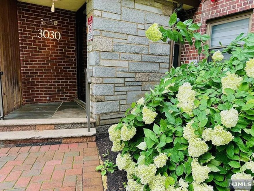 One bedroom in the quiet and quaint Linwood Park neighborhood is available in Fort Lee. This unit is located on the 4th floor with beautiful views of the gardens. This affordable unit includes an updated kitchen and updated bath and features hardwood floors throughout. Laundry is located onsite. It is conveniently located close to transportation to NYC or walking distance to the George Washington Bridge. Parking is available for an additional $13 per month. Don't miss this great opportunity!