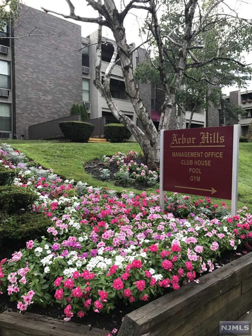 This is the Beautiful Arbor Hills Gated Community. Amenities include Pools BBQ Area, Gym, Club House with Pool table, and outside Patio Area