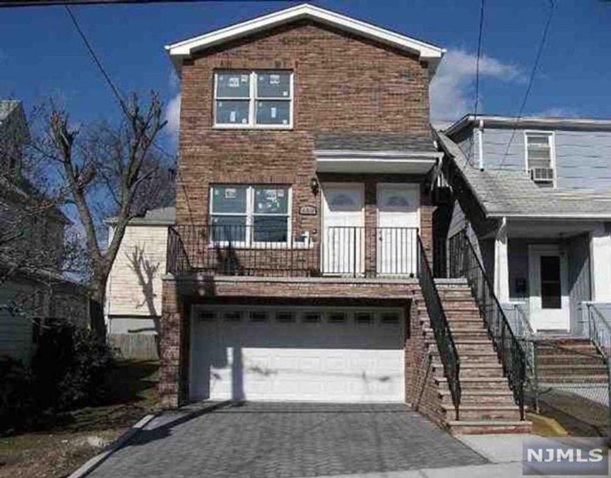 Brand new apartment. Consist of 3 bedrooms, 2bath and 1 parking. A balcony in the master bedroom with walk in closet. Close to school and parks as well as easy transportation to NY.