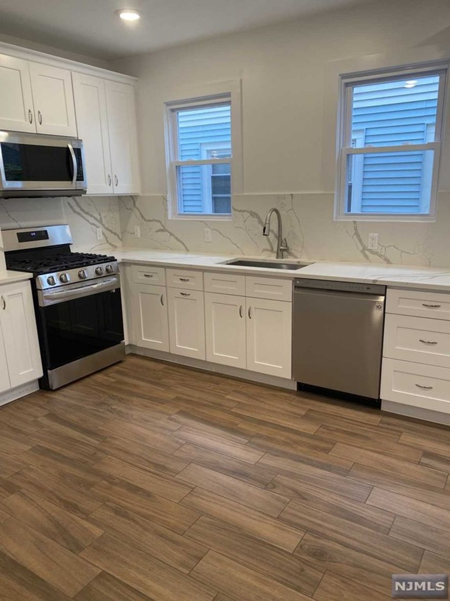 DONT MISS OUT!! 2 BEDROOM, WHITE KITCHEN, FEATURING STAINLESS STEAL APPLIANCES, CENTRAL A/C, LAUNDRY IN UNIT AND ACCESS TO BACKYARD. CLOSE TO TRANSPORTATION, SCHOOLS, STORES AND MAYOR HIGHWWAYS. STREET PARKING ONLY. APPLICATION, CREDIT CHECK & INTERVIEW REQUIRED
