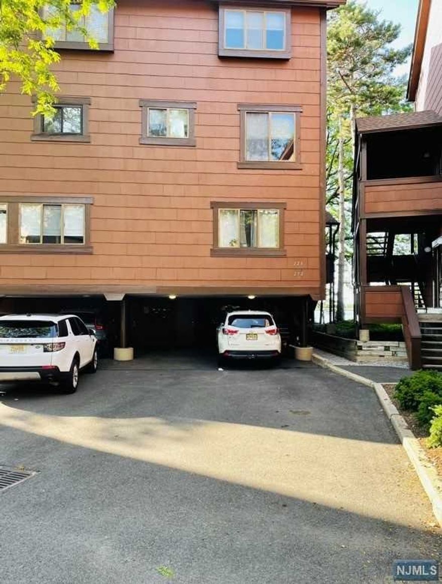 ESTATE SALE - great location, corner unit with magnificent water views!! 2 bdrm 2.5 bath, 1450 sqft of open living space, duplex, cathedral ceiling, lots of potential, needs some TLC - BEING SOLD IN AS IS CONDITION, in this amenity rich Townhouse complex - pool/kids pool - with bar/cafe, tennis/basketball courts, marina, 24 hrs security, 2 car parking, storage rm, pet friendly, just to name a few. Enjoy a country-like-lifestyle with trails/board-walk for walking/running/jogging. Commuters dream with bus/train to NYC at your doorstep. Throw in your imagination and make this your own!