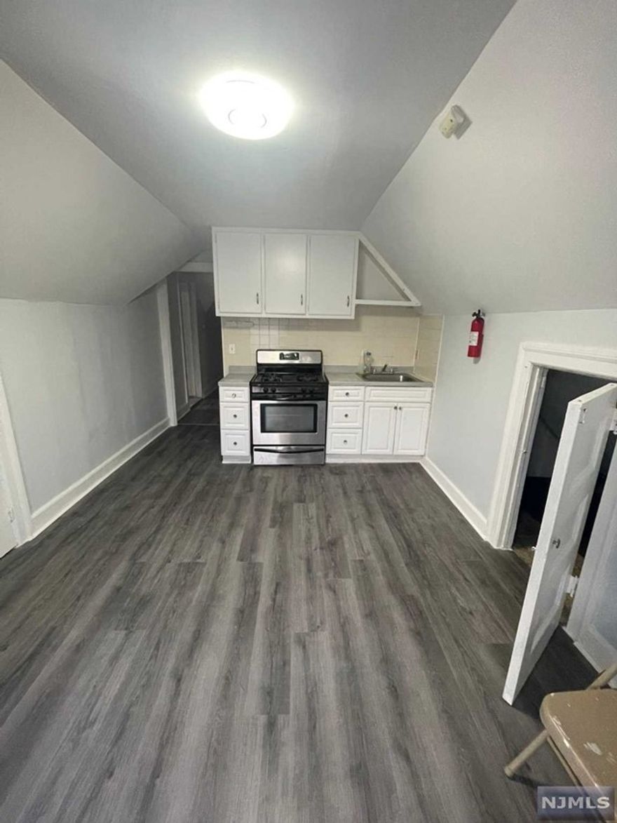 NEWLY RENOVATED 3RD FLOOR APARTMENT, FEATURES OPEN CONCEPT LIVING ROOM AND EAT IN KITCHEN, BATH, SPACIOUS PRIMARY BEDROOM AND SECOND SMALLER BEDROOM AND DECK. NO SMOKING ON PREMISES, STREET PARKING, TENANT PAYS OWN UTILITIES. RENTAL APPLICATION, BACKGROUND/CREDIT CHECK, AND PROOF OF INCOME REQUIRED.