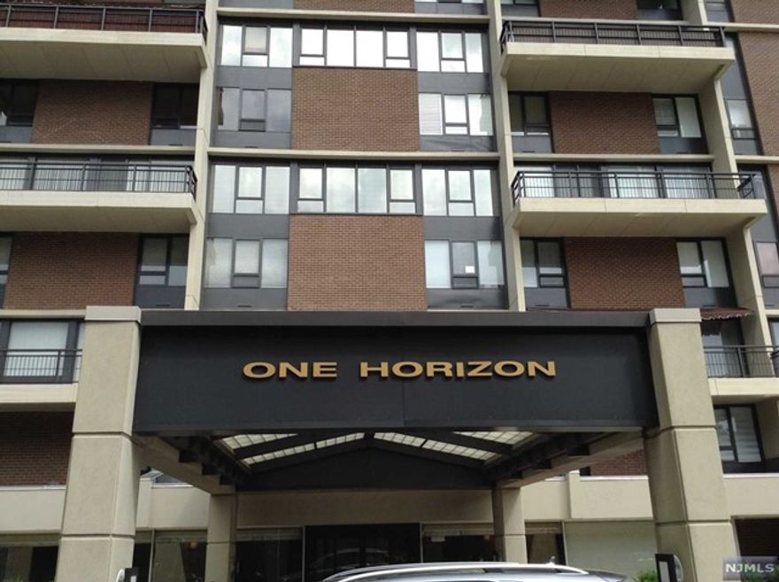 Luxury Horizon House large one bedroom with a wonderful 24 by 7 f terrace. This spacious one bedroom is fully updated with newer kitchen with stainless steel appliances custom made cherry wood cabinets and granite counter tops. Also bathroom has been updated with tumble marble, and new sink and cabinets, Terrace has also a nice awning and it's large enough to entertain many people. Beautiful park and sunset view. This unit has hardwood floors all in very good condition. Bedroom has two huge closets one walk in, also on the hallway is a wall to wall storage closet. 2 pools, gym room, tennis court, 24 hours doorman, over 20 acres of beautiful landscaping and a deli store makes this home a wonderful place to live. ALL UTILITIES, TAXES, CABLE AND INTERNET INCLUDED IN THE MAINTENANCE .