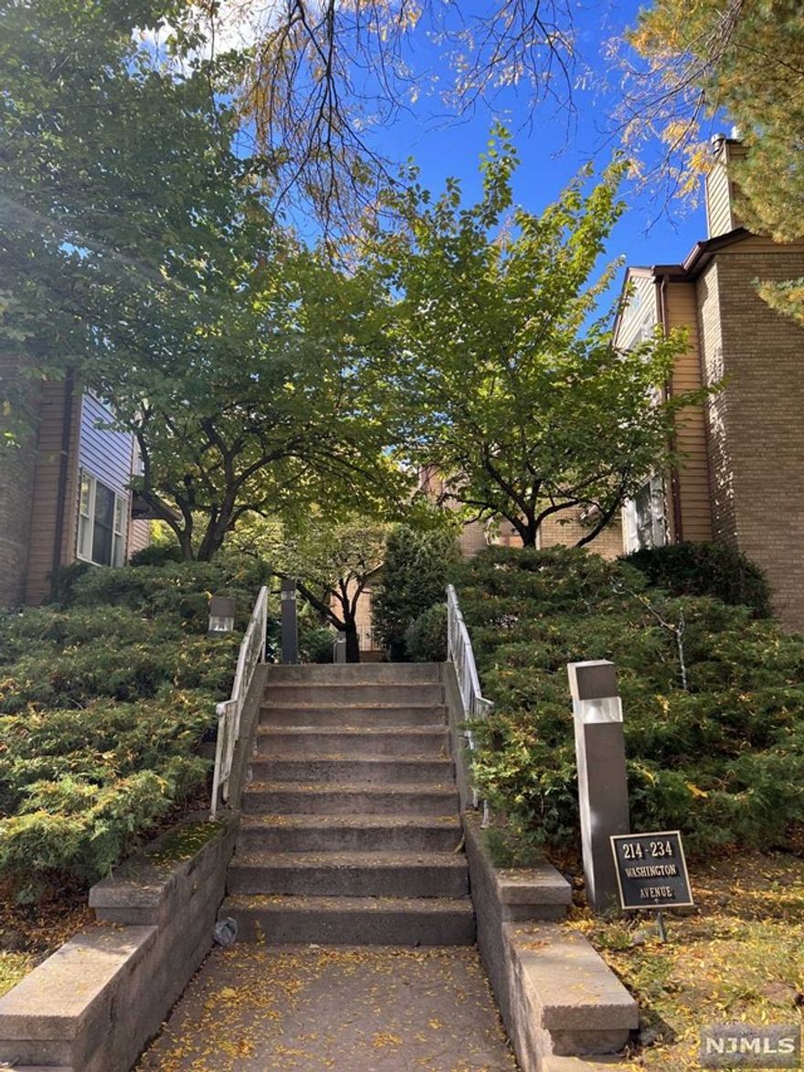 SPACIOUS, SUN-FILLED AND WELL MAINTAINED TOWNHOUSE. THIS DESIRABLE UNIT FEATURES AN ENTRY FOYER, LIVING ROOM/DINING ROOM COMBINATION W/GAS FIREPLACE, EAT-IN KITCHEN AND POWDER RM ON THE FIRST FLOOR. THE SECOND FLOOR OFFERS THE MAIN BEDROOM WITH FULL BATH, AND A SECOND BEDROOM AND FULL BATH. ON THE GROUND LEVEL YOU WILL FIND THE LAUNDRY/UTILITY AREA AND ENTRANCE TO A 1-CAR GARAGE WITH LARGE CLOSET. THIS UNIT IS CONVENIENTLY LOCATED NEAR THE CENTER OF TOWN, SHOPPING, NYC BUS TRANSPORTATION, HOUSES OF WORSHIP, SCHOOLS,LIBRARY AND MORE.NO SMOKING IN UNIT. CREDIT CHECK, RECENT PAY STUB, LATEST TAX RETURNS AND INTERVIEW REQUIRED. NO PETS ALLOWED BY LANDLORD AND BUILDING COMPLEX.