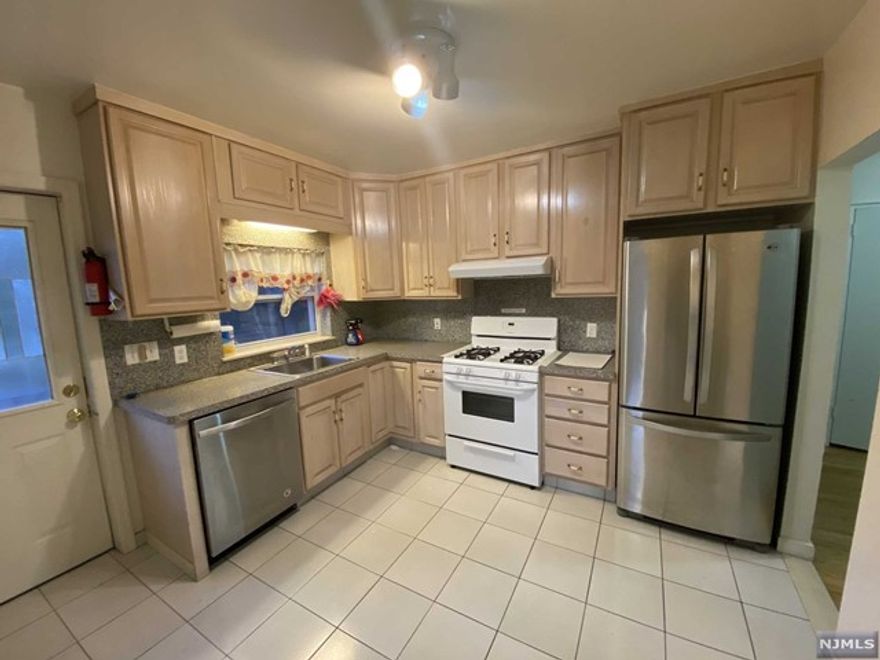 Located in desired corridor of Anderson Avenue, this main floor 3 bedroom unit features a large living area, dining area, plenty of storage closets, and an in unit washer and dryer. 2 Car Parking Driveway included with one separate own use entry door, along with a shared entryway.