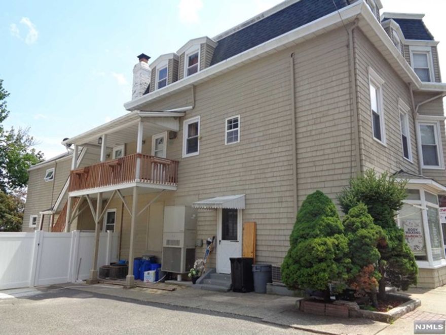 Just Renovated 2nd floor apartment on a mixed use property, offering: Living Room, Modern Kitchen with New Stainless Steel appliances, full Bath & 3 Bedrooms, C/A, nearby Bus, Schools, Park & Shops. No Parking, No Pets or Smoking on the unit.1 Month Security, 1 Month Realtor Fee,1 Month Rent, Lease Application, Credit Check (NTN Screening)