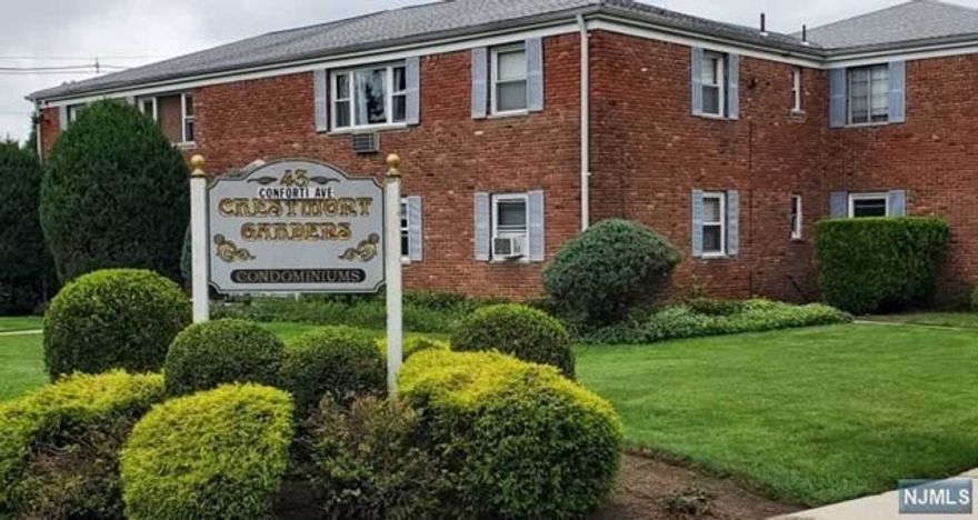 Amazing opportunity to own this beautiful condo in the desirable Crestmont Gardens! This 2 bedroom 1 bath unit is newly painted, an open floor plan and in unit laundry. Don't miss this incredible opportunity to make this your very own home!