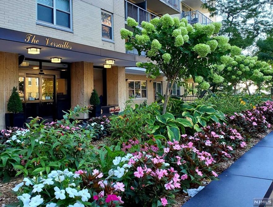 All utilities are included except parking, GYM and Cable. spacious (650sq.ft) and quiet studio with unobstructed NYC skyline and Hudson River views. Highrise building with full amenity. Easy & quick commute to NYC at doorstep. Great place to live with an affordable price.