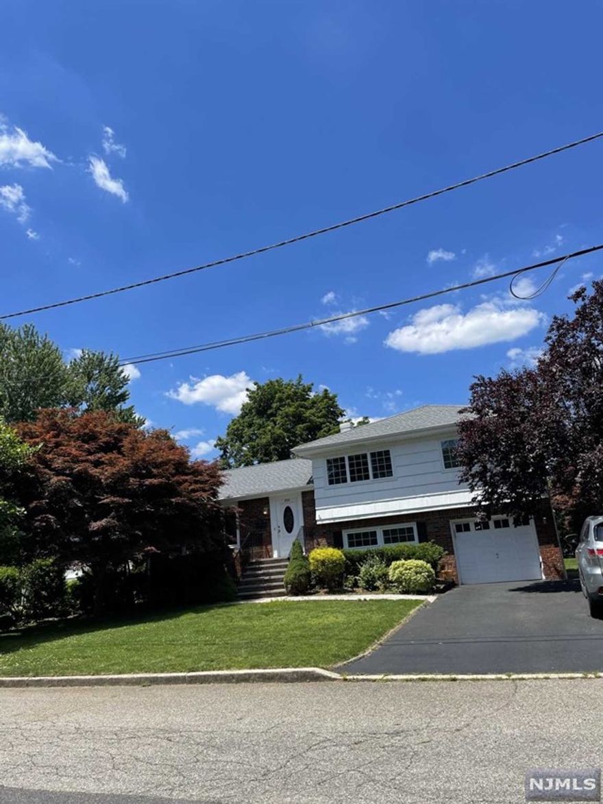 COME SEE THIS BEAUTIFUL RENTAL ON A QUIET STREET,IN THE DESIRABLE WEST SIDE OF EMERSON..SLIDER TO LARGE DECK, EAT IN KITCHEN,FAMILY ROOM,THREE NICE SIZE BR'S,TWO FULL BATH AND HALF BATH,CENTRAL AC, ATTACHED GARAGE.VERY CONVENIENTLY LOCATED NEAR NYC RAIL & BUS SERVICE, CLOSE TO SCHOOL,SHOPPING AND RECREACTION.