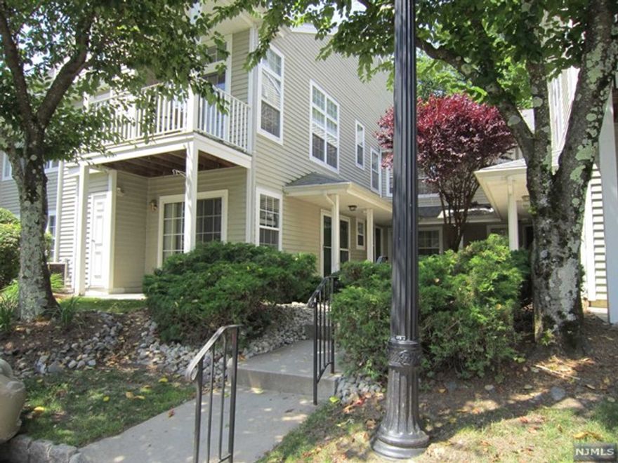 Beautiful Paddington Square of Mahwah! Freshly-Painted 1st Floor 1BR/1B END-UNIT CONDO . . Quiet, Peaceful Location at End of Cul de Sac . . Spacious Living Room WITH GAS FIREPLACE (***a Fireplace in 1BR/1B Units is Rare!***). . Sliding Glass Door to Patio . . Dining Area . . Updated Kitchen w/SS Appliances . . Beautiful Ceramic Tile Flrs . . Large Master Bedroom w/Walk-In Closet . . Full Bath w/Shower over Tub . . Washer/Dryer in Unit . . Central Air . . Beautiful Pool, Children's Play Area, Clubhouse That Can Be Rented Out for Private Parties, On-Site Management . . One Assigned Parking Space plus Ample Guest Parking . . Pet Friendly . . LOW Taxes . . Mahwah offers Excellent Schools, 3 County Parks, a Ski Area, & is Close to 1-87 and I-287 . . NJ Transit Bus Picks Up at Entrance and Train Lines a Short Distance Away. NOTE: Newer Complex and Larger Square Footage Than Comparable 1BR/1B Condos in Darlington Ridge & Society Hill. ***Smart Investment! Don't Delay--See It Today!***