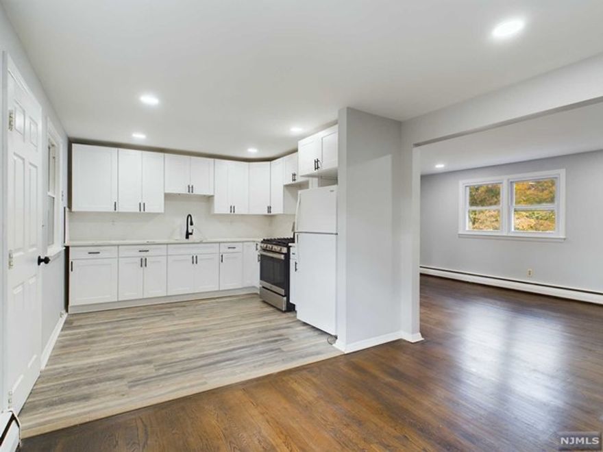 Updated 3 bedroom, 1 bathroom apartment tucked away on a peaceful dead-end street. Located on the second floor of a well-kept Multi Family home offering tranquility while being a short distance from the town's center. The home features beautiful hardwood floors, modern kitchen, a brightly lit layout, off-street parking, shared access to yard and on site laundry. In close proximity to major highways, lakes, parks, hiking trails and so much more.