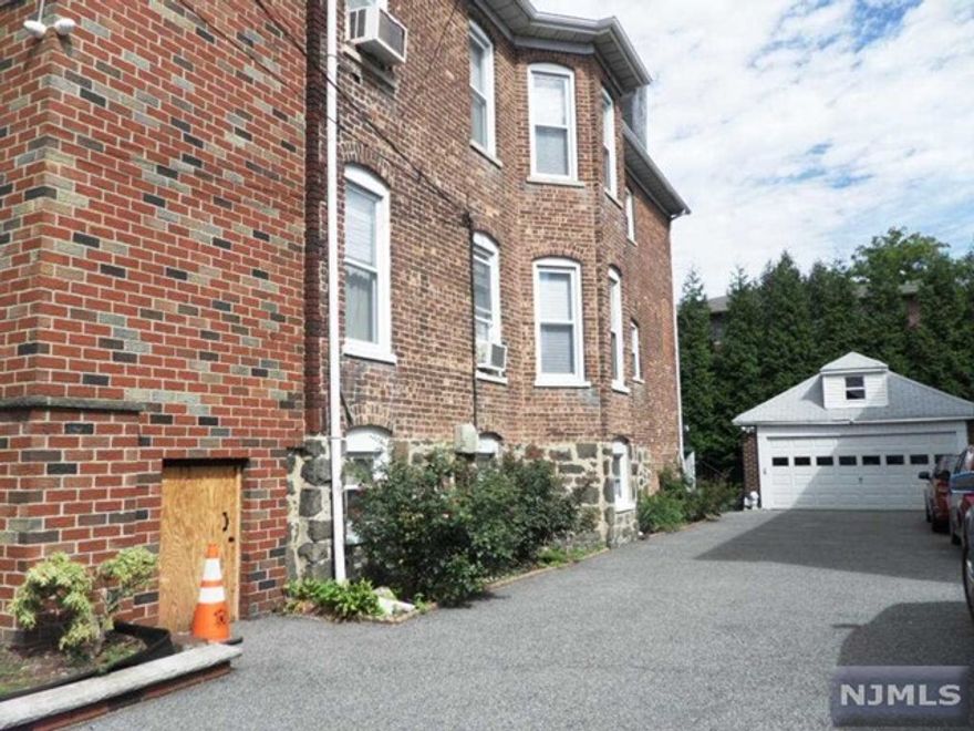 Beautifully renovated house in prime location of Cliffside Park. Furnished (furniture can be removed if not needed). First floor living. 2 Bed + den (den can be used as 3rd bedroom) and 2 full baths. Hardwood floors throughout. Open kitchen features quartz counter top, SS appliances, farmhouse sink and lots of cabinets. Master suite has large walk in closet. Small backyard. One driveway parking. Excellent location for NYC commuters. Very close to restaurants and supermarkets. Must see!!!