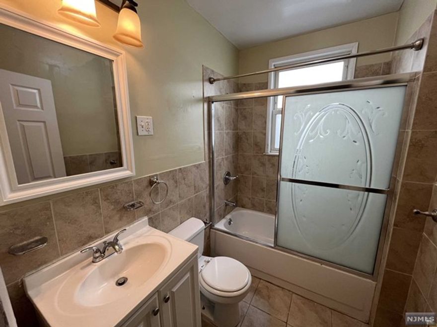 Look no further this is the perfect rental for you! Providing you 2 bedrooms and 1 full bathroom, with an Eat-in-kitchen, dining room, living room and an office room. This rental also has great location amenities such as transportation, Shops, schools, parks and so much more! Wait no longer and schedule your appointment to tour this apartment.