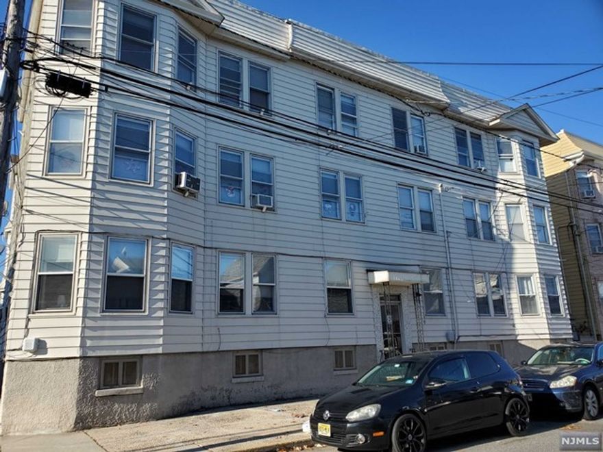 3 Bedroom apt with Living rm and Eat-In-Kitchen