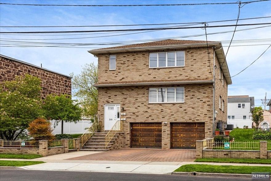 Experience the ultimate in spacious, comfortable living w/ this stunning 3-bedroom apartment. This impressive home features a generously sized EIK, perfect for cooking & dining w/ loved ones. The over-sized LR & DR provide ample space for hosting gatherings & entertaining guests, while the FBTH ensures that everyone has access to their own private space. The primary bedroom features a FBTH, providing a relaxing retreat after a long day. Great closet space means that you will never have to worry about storage. You will love the hardwood floors throughout the apartment, providing a sleek & sophisticated look. Central air baseboard heat ensures year-round comfort, while separate utilities offer added convenience. The owner pays for water. While there is no laundry on-site, you can easily access nearby laundromats. This apt is perfect for those who value location & convenience, with NYC transportation just a short distance away. No pets, street parking only