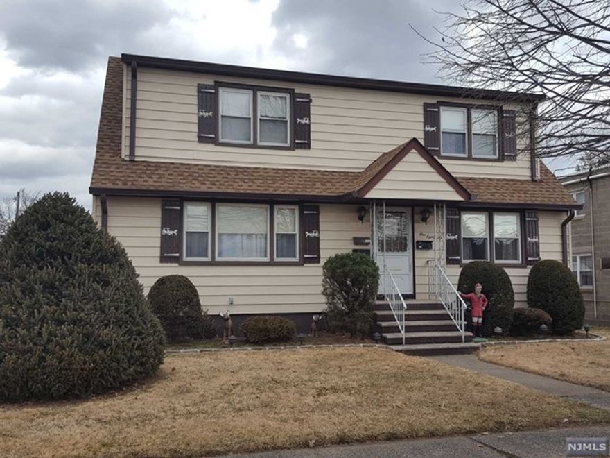 BEAUTIFUL, RECENTLY UPDATED & EXTRA CLEAN 2 BRM APARTMENT LOCATED IN THE QUIET, RESIDENTIAL SECTION OF TOWN. THIS SPACIOUS AND BRIGHT 1ST FLOOR UNIT OFFERS LG LR, MEIK W/GRANITE COUNTERTOP, LG 2 BRMS & UPDATED FBTH(SOT). REFRIGERATOR, DISHWASHER & WASHER/DRYER ARE INCLUDED (LAUNDRY IS IN THE BASEMENT). CENTRAL A/C, CEILING FANS, GAS HEAT & COVERED PATIO. SORRY, NO SMOKING, NO PETS! STREET PARKING ONLY. SEPARATE UTILITIES. REQUIREMENTS FOR ALL APPLICANTS: APPLICATION, EMPLOYMENT VERIFICATION, REFERENCES, PROOF OF ABILITY TO PAY RENT, CREDIT CHECK (MINIMUM 730 FICO SCORE IS REQUIRED), & INTERVIEW. GREAT FOR COMMUTERS, SHORT WALKING DISTANCE TO NYC TRANSPORTATION. MUST BE SEEN!