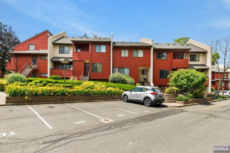 End unit condominium in Sleepy Hollow boasting 2 bedrooms, 1.5 bathrooms, and 2 charming balcony's, one of which is connected to the living room, ideal for year-round enjoyment. Recently renovated electric central air system provides efficient heating and cooling. The residence includes a dining area adjacent to the kitchen and benefits from one designated parking space conveniently located directly in front of the unit. Additional storage in the 3rd flr attic which is open and could be used as an additional room. Basement storage available as well. Situated in a highly desirable town, with easy access to highways, shopping, and dining options with easy commute to NYC.