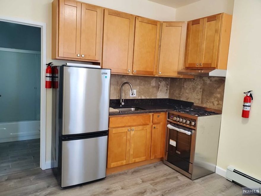 Very modern sunny one bedroom Apt. Convenient downtown location. Modern kitchen w/cabinet & appliance, Wood floor and full bath. Separate utilities, No Pets! Credit check/References required. Close to shopping, Parks, Englewood hospital, Bus to NYC