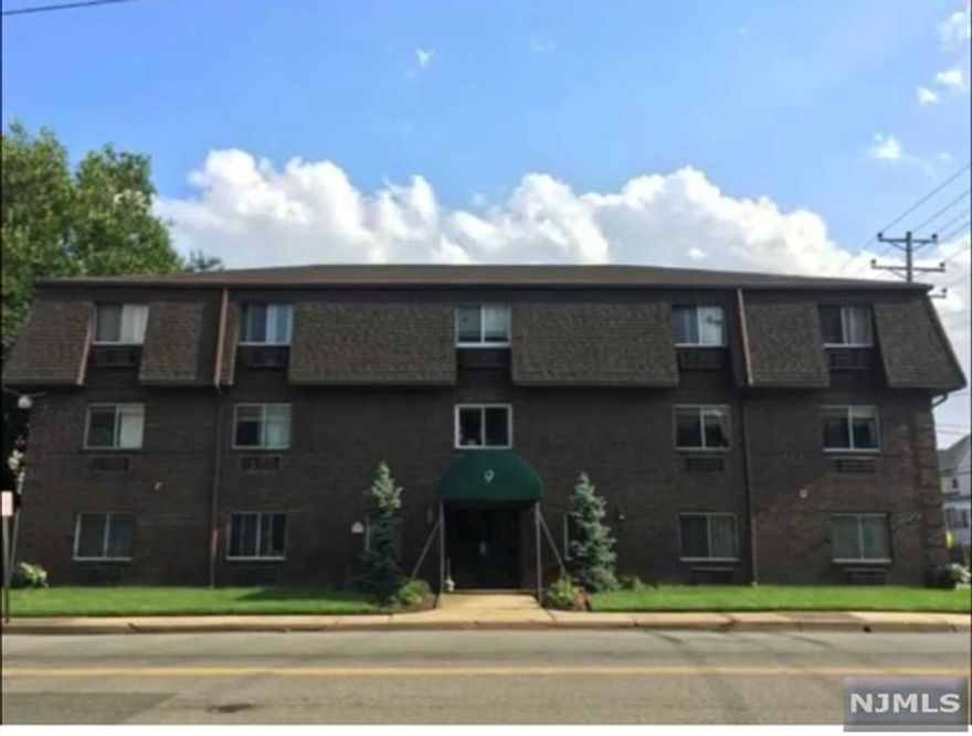 1 bedroom, 1 bath condo with open floor plan design with ceramic tile throughout unit. Unit comes with a large 12X24 garage great for storage AND an assigned additional parking space. Newer appliances in unit as well as ground level laundry room. Southern exposure provides great sunlight into unit which results in very low heating costs. Located right off of Rt 80 for an easy commute. Close to schools, NYC transportation, major highways, and shopping. Third floor walk up in a well maintained building.