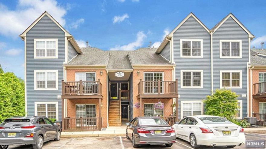 RARE OPPORTUNITY FOR A METICULOUSLY KEPT END UNIT! THIS FRESHLY PAINTED 2 BEDROOM, 2 BATH UNIT OFFERS AN OPEN FLOOR PLAN FEATURING A LIVING ROOM WITH VAULTED CEILING, BRAND NEW RECESSED LIGHTING,UPDATED EAT IN KITCHEN WITH GRANITE COUNTERTOPS, TILED BACKSPLASH, STAINLESS STEEL APPLIANCES AND LARGE BREAKFAST BAR, OVERSIZED FIRST FLOOR BEDROOM THAT COULD BE USED AS A FIRST FLOOR MASTER, FULL NEWER BATH, LAUNDRY ROOM WITH FULL SIZE WASHER AND DRYER. SECOND FLOOR WITH LOFT/OFFICE AREA, LARGE MASTER BEDROOM WITH DOUBLE CLOSETS AND FULL NEWER BATH. THIS UNIT ALSO INCLUDES AN OVERSIZED DETACHED GARAGE, NEWER WINDOWS AND AIR CONDIITIONING, NEST THERMOSTAT AND NEW CARPETING THORUGHOUT. CAMBRIDGE HEIGHTS OFFERS POOL, CLUB HOUSE, 24 HOUR SECURITY AND NEWLY RENOVATED TENNIS COURTS AND GYM.