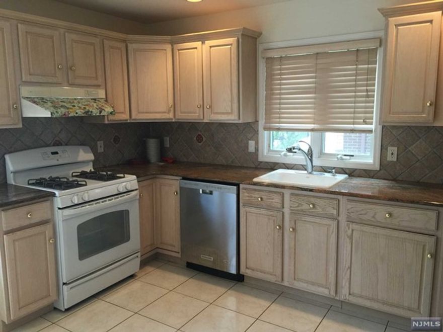 Very spacious 3 bed 3.5 bath rental in the very desirable Edgewater, NJ! Conveniently located near 5 major shopping centers, fabulous restaurants and easy transit to NYC!! Unit features 1 car garage, washer/dryer in unit, oversized living and dining rooms and large bedrooms w/ plenty of closet space! Schedule a showing for this unit today!!